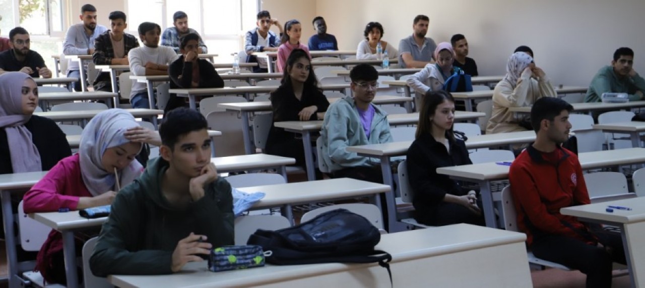 YABANCI UYRUKLU ÖĞRENCİLERE TÖMER C1 DÜZEYİ TÜRKÇE YETERLİLİK SINAVI