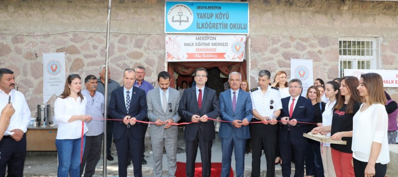 YAKUP KÖYÜ’NDE YILSONU SERGİSİ AÇILDI