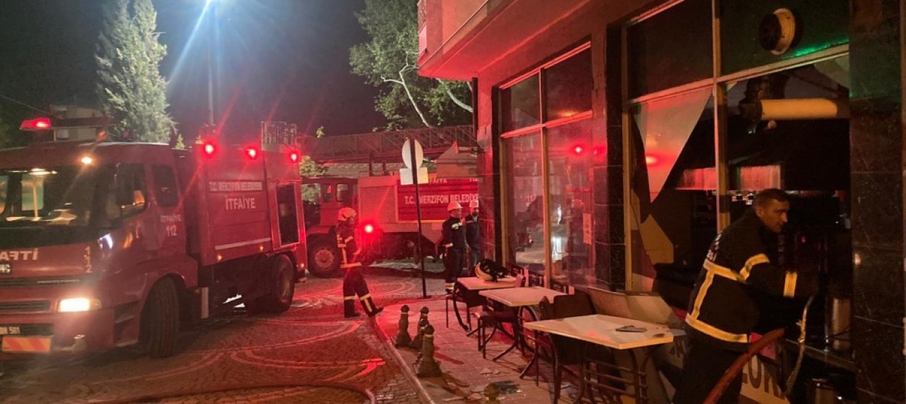YANGINDA İŞYERİ KULLANILAMAZ HALE GELDİ