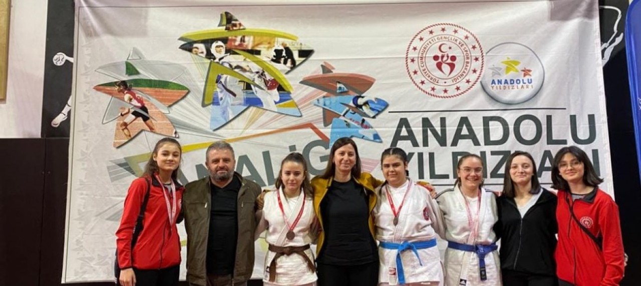 YARI FİNAL HAKKI KAZANDIK