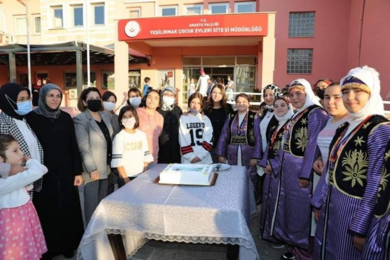 YARININ GÜÇLÜ KADINLARI İLE BİR ARAYA GELDİLER