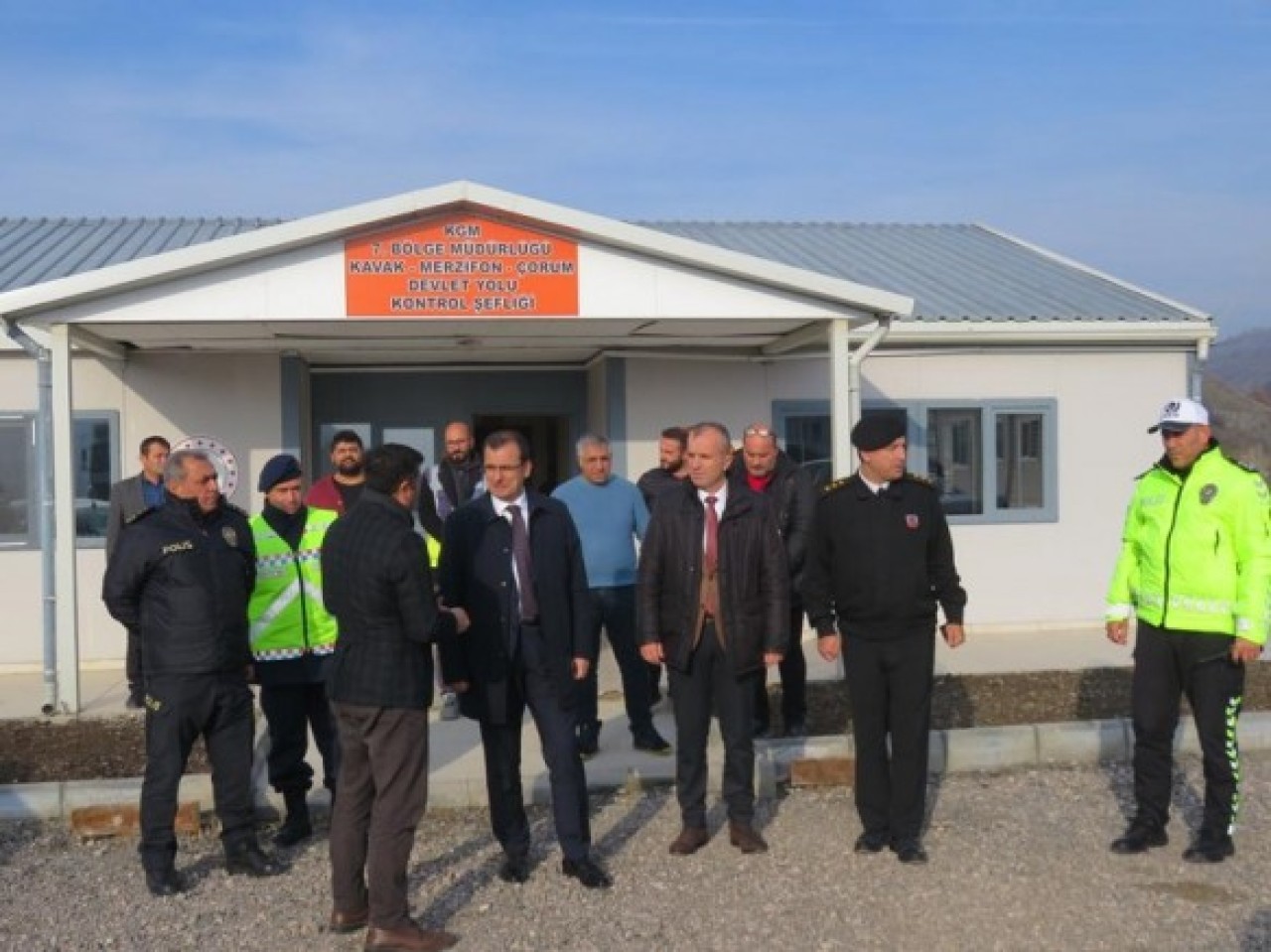 YOL YAPIM ÇALIŞMALARINI YERİNDE İNCELEDİ