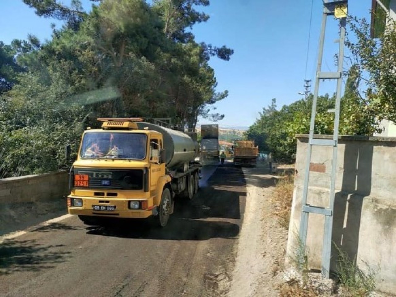 YOL YAPIMI ÇALIŞMALARI HIZLI BİR ŞEKİLDE TAMAMLANDI