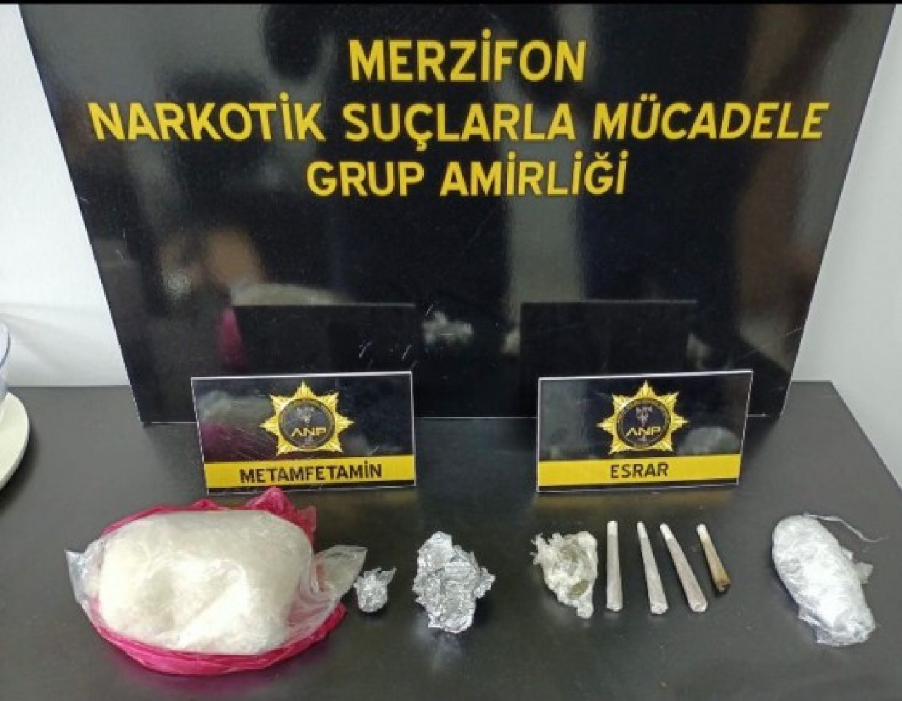 ZEHİR TACİRLERİ YAKALANDI