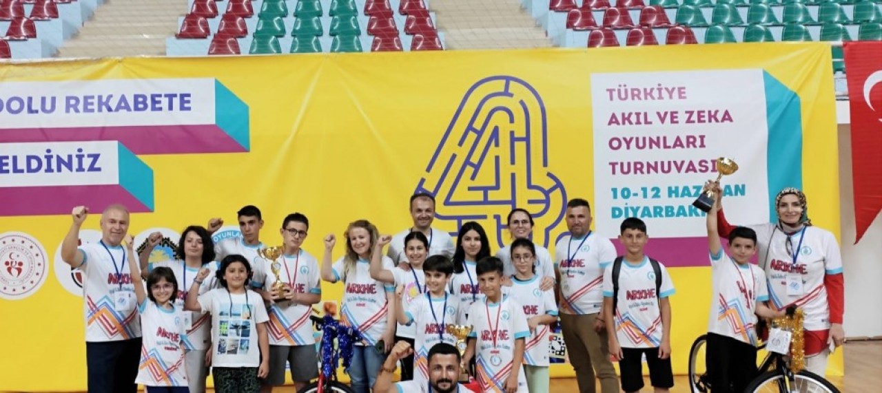 ZEKA OYUNLARINDA TÜRKİYE BİRİNCİSİYİZ