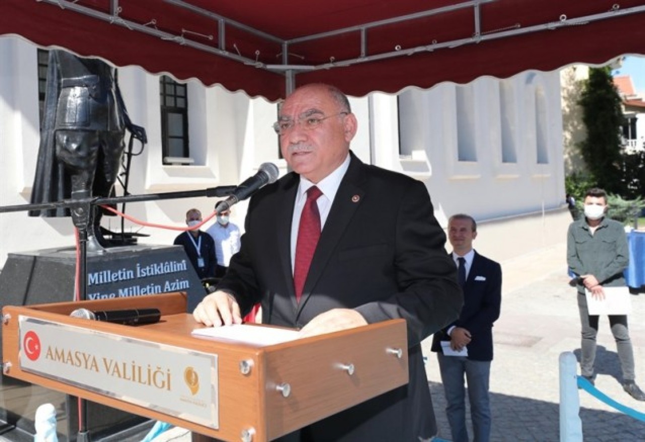 ZENGİN BİR KÜTÜPHANEYE SAHİBİZ