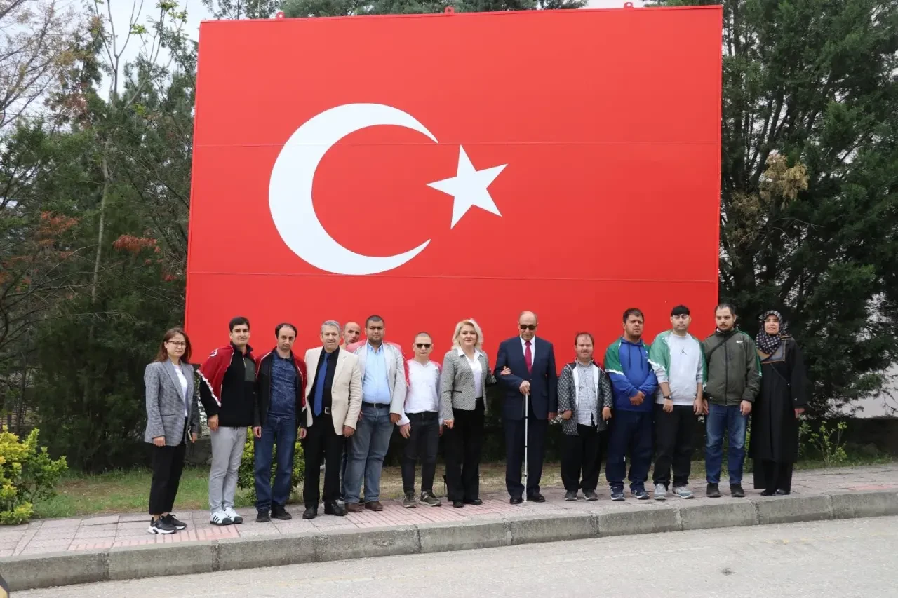 İl Müftülüğü’nden Engelliler Haftası’na Duygu Dolu Program: Asker Kınasıyla Gurur Gecesi 4