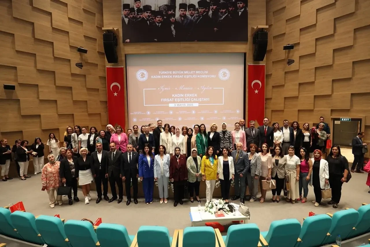 CHP’li Karagöz İzmir’de Kadın-Erkek Fırsat Eşitliği Çalıştayı’na Katıldı 2