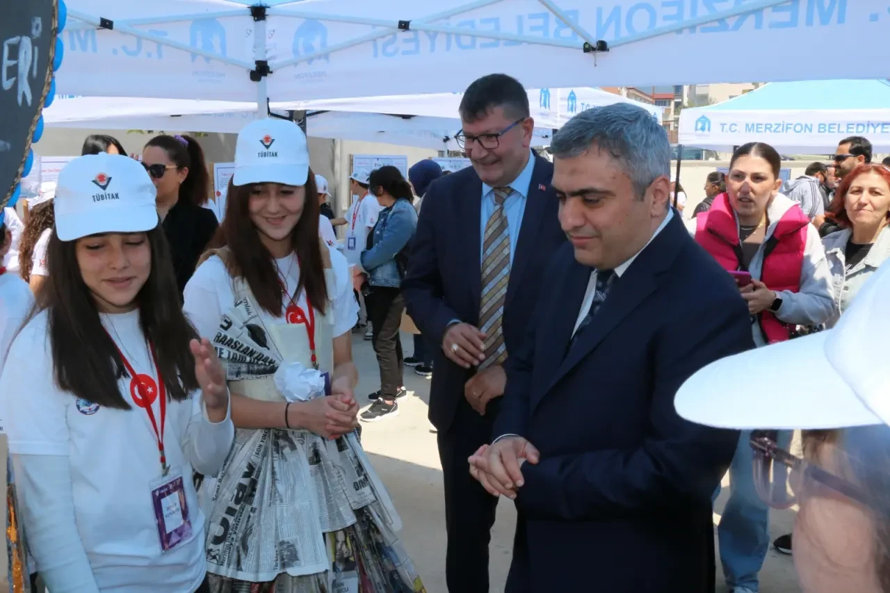 Merzifon’da Genç Beyinlerden Bilimsel Şölen: TÜBİTAK 4006 Bilim Fuarı Yoğun İlgi Gördü 2