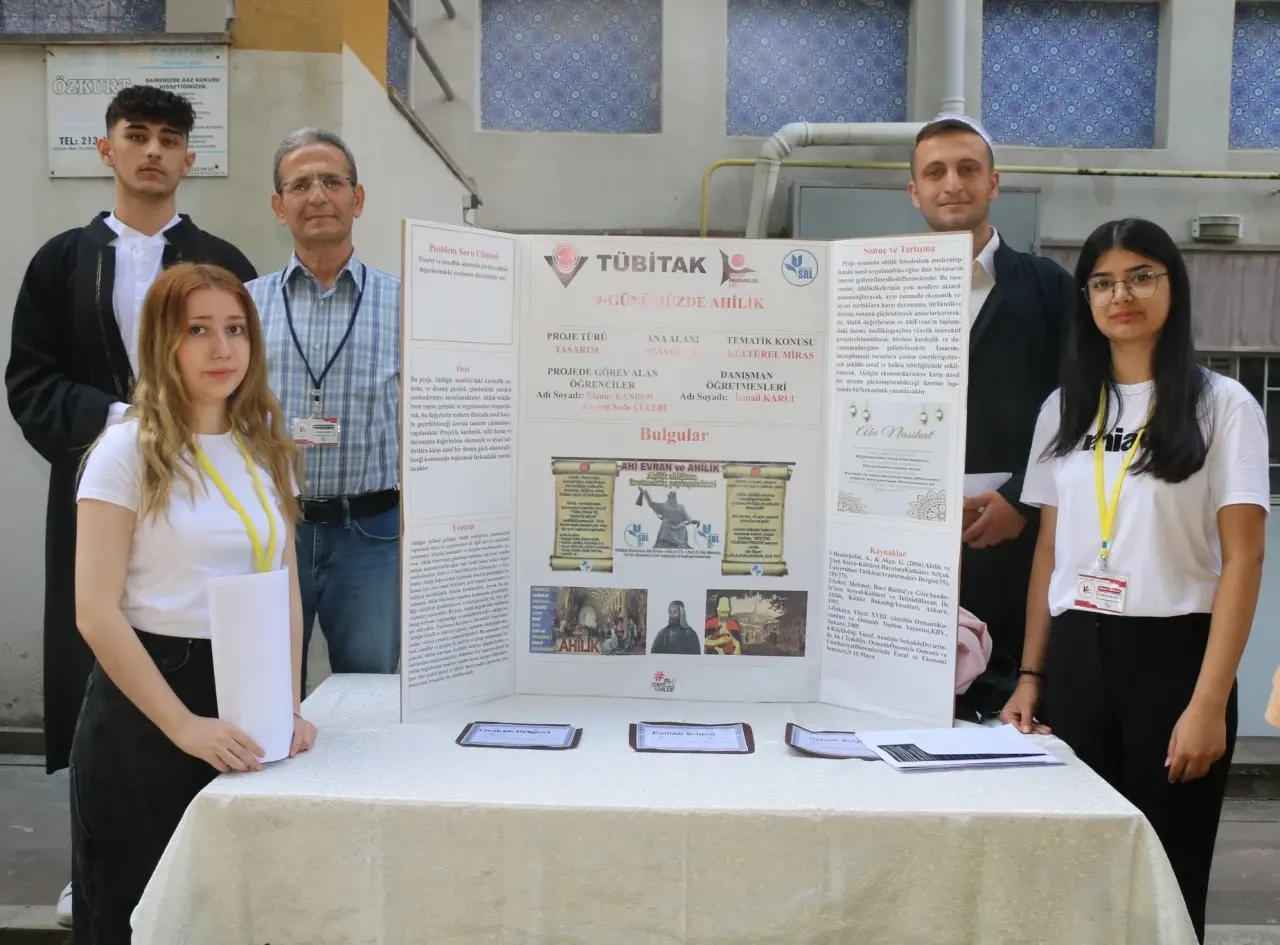 Amasya Sosyal Bilimler Lisesi’nde TÜBİTAK Bilim Fuarı Açıldı 3