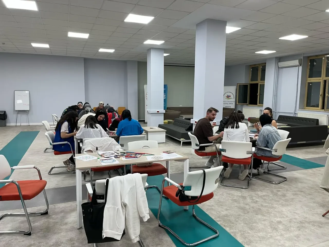 Amasya’da Gençler Mandala ile Renkleri Konuşturdu 5