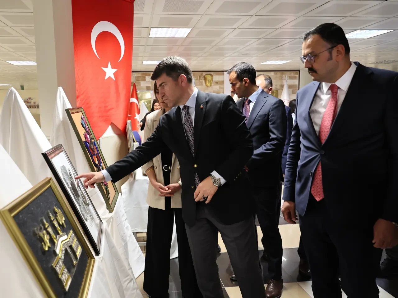 Amasya Adalet Sarayı’nda Anlamlı Sergi: “Bağımsızlığa El Verelim” Projesi İlgi Gördü 1