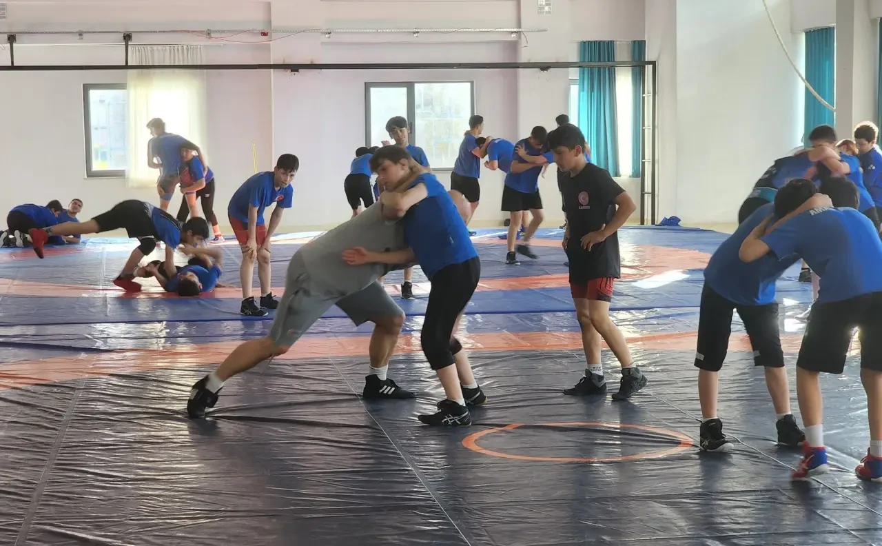 İl Müdürü Osman Ercan, Sporcu Eğitim Merkezi’nde Genç Sporcularla Buluştu 2