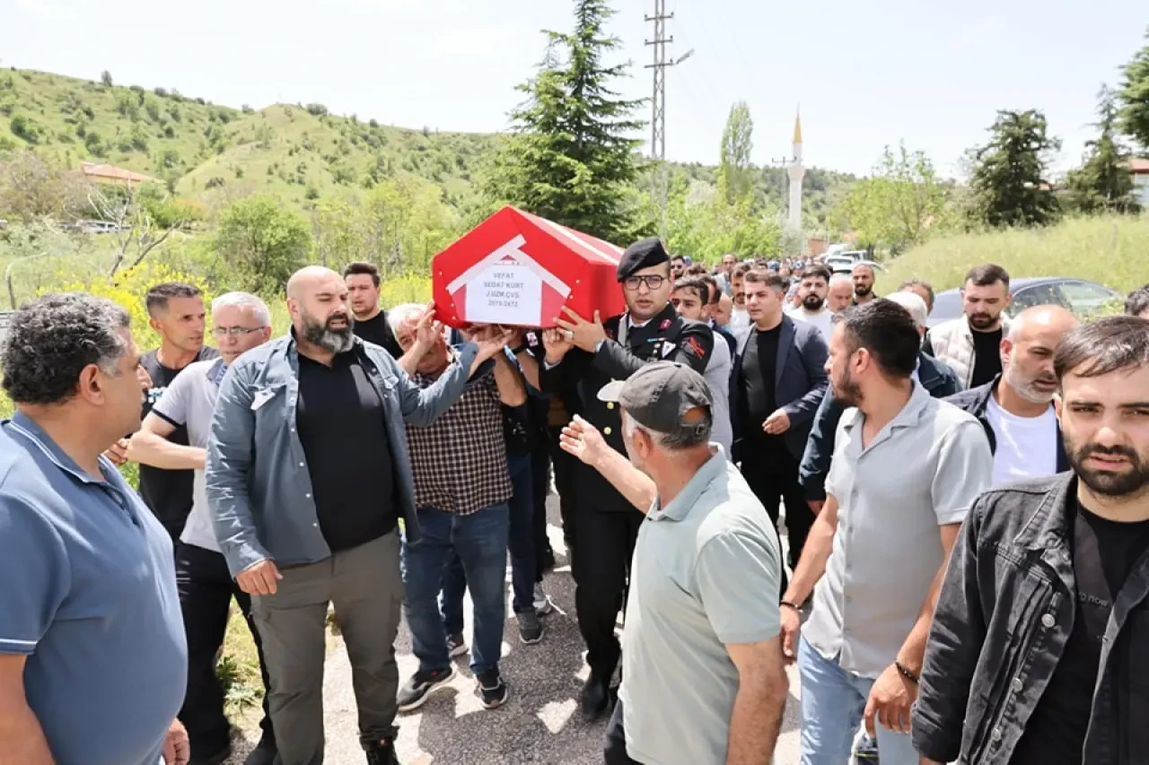 Uzman Çavuş Sedat Kurt Son Yolculuğuna Uğurlandı 3