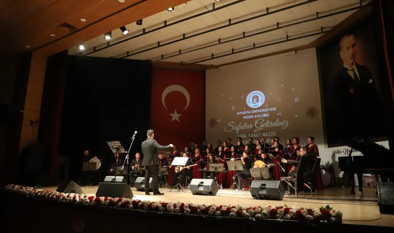 Amasya'da Türk Sanat Müziği Konseri Kulakların Pasını Sildi 1