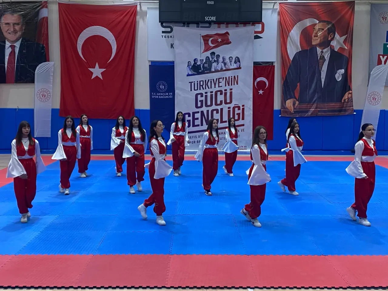Gençlik Bayramını Kutladı! 1