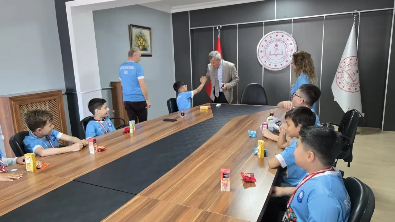 Suluova'da Zeka Oyunlarının Şampiyonları Ödüllendirildi! 3