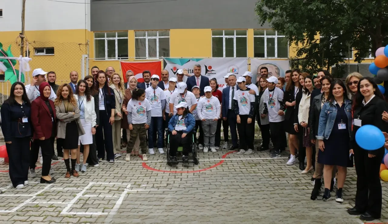 Bilimde Engel Yok: Şehzade Özel Eğitim Okulu’nda TÜBİTAK Bilim Fuarı Açıldı 4