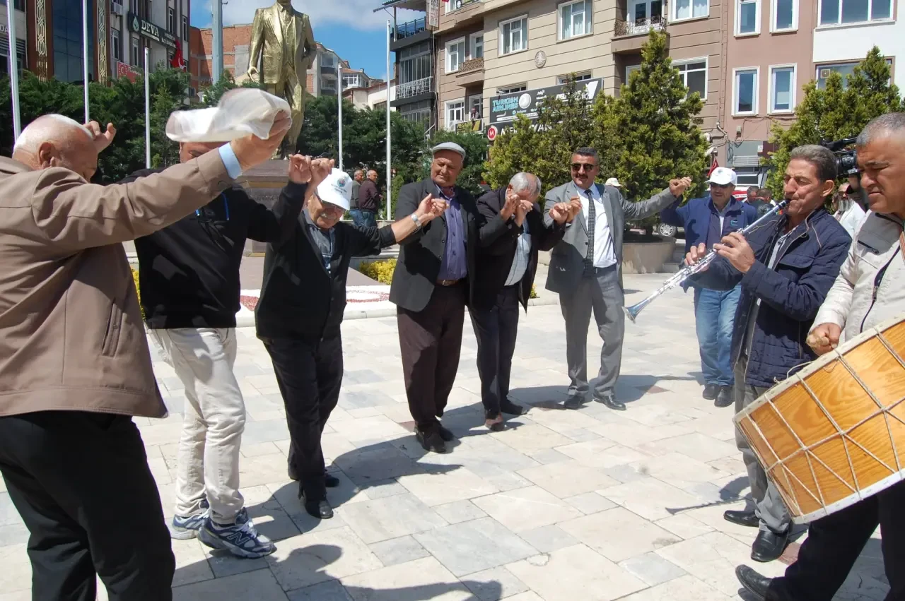 Çiftçi Hem Gününü Kutladı, Hem Taleplerini Dile Getirdi 1