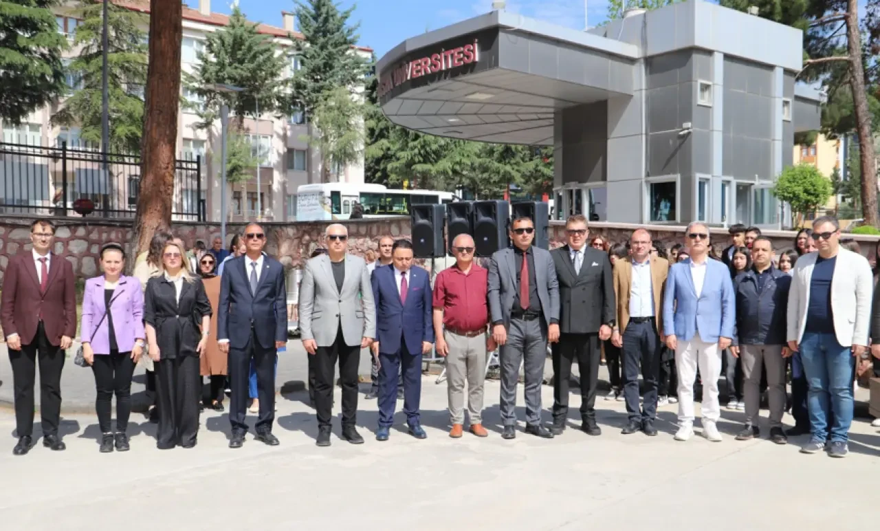 AÜB Üniversite Tanıtım Fuarı Amasya’da Gençlerle Buluştu 5
