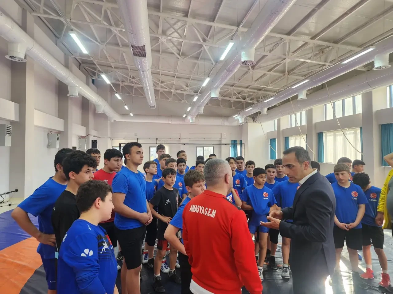 Gençlik ve Spor İl Müdürü Osman Ercan, Sporcu Eğitim Merkezi Sporcularıyla Buluştu 3