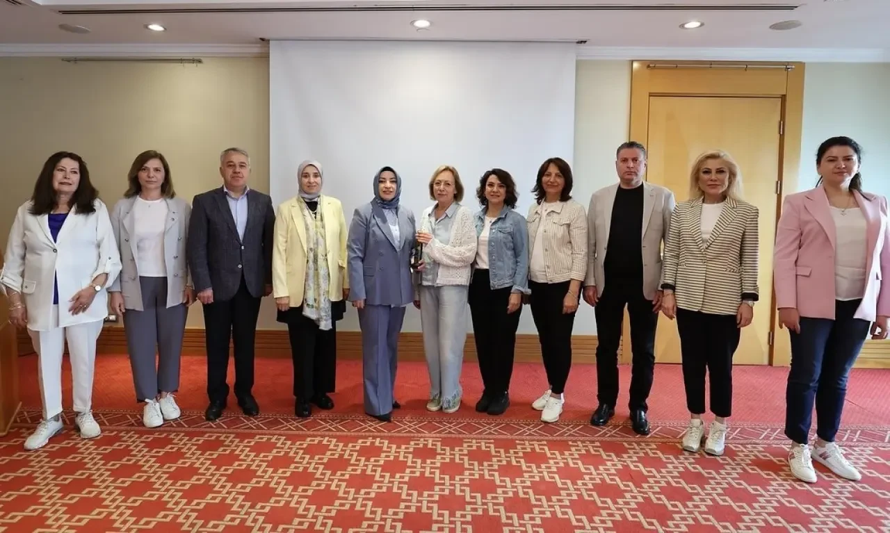 Milletvekili Reşat Karagöz'den İzmir'deki Kadın Kooperatiflerine Destek Ziyareti 1