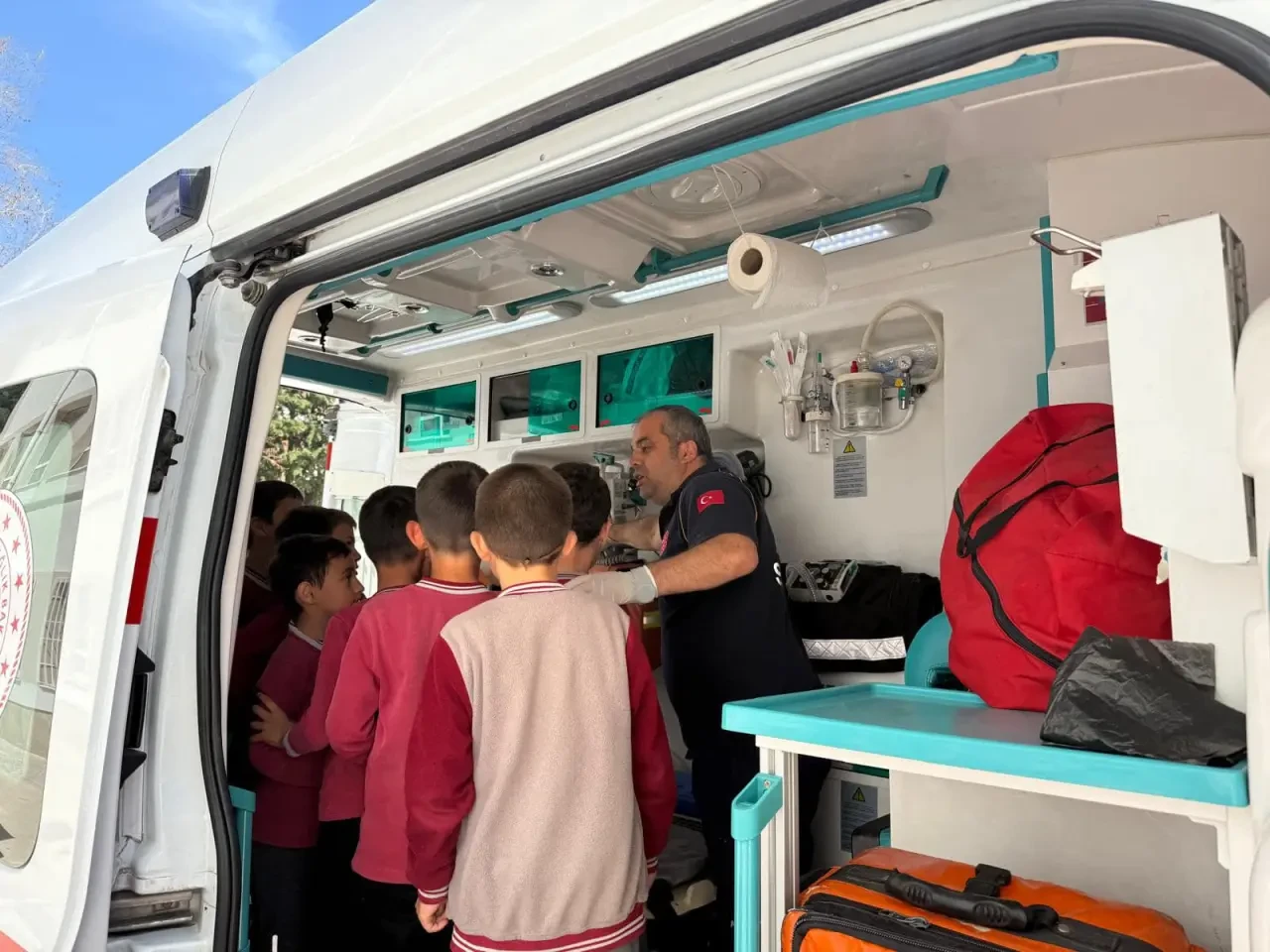 Minik Kalplere Büyük Bilinç: Merzifon’da “Yaşama Yol Ver” Eğitimi Verildi 3