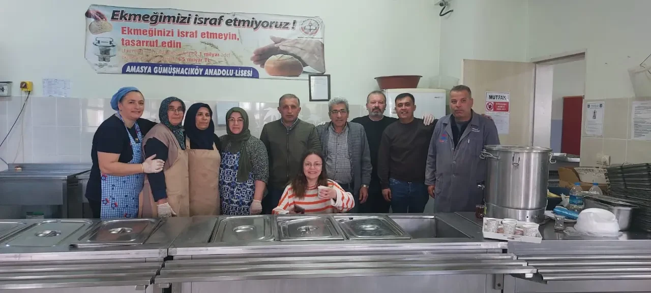 Gümüşhacıköy’de Sevgi Sofrası Kuruldu! 4