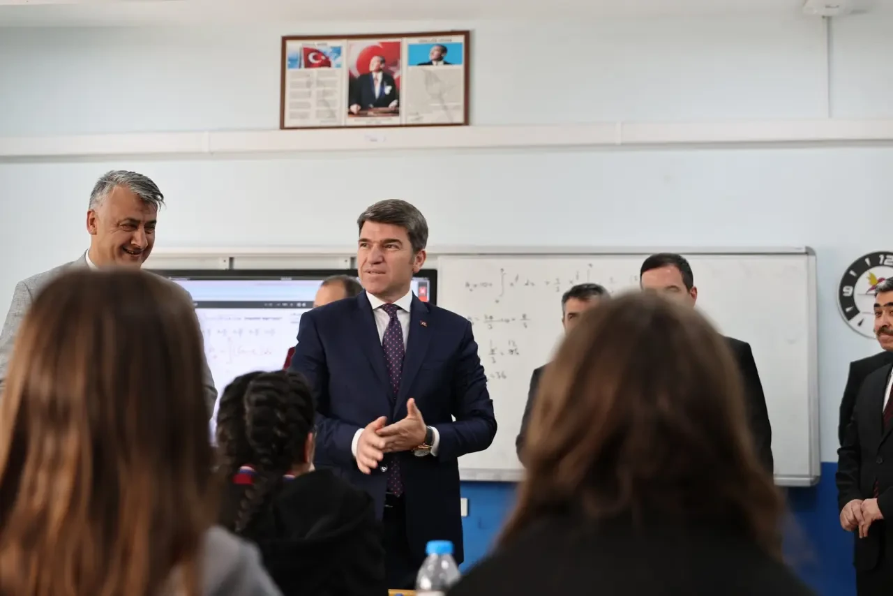 Vali Bakan’dan Şehit Hüseyin Kavaklı Fen Lisesi’ne Anlamlı Ziyaret 1