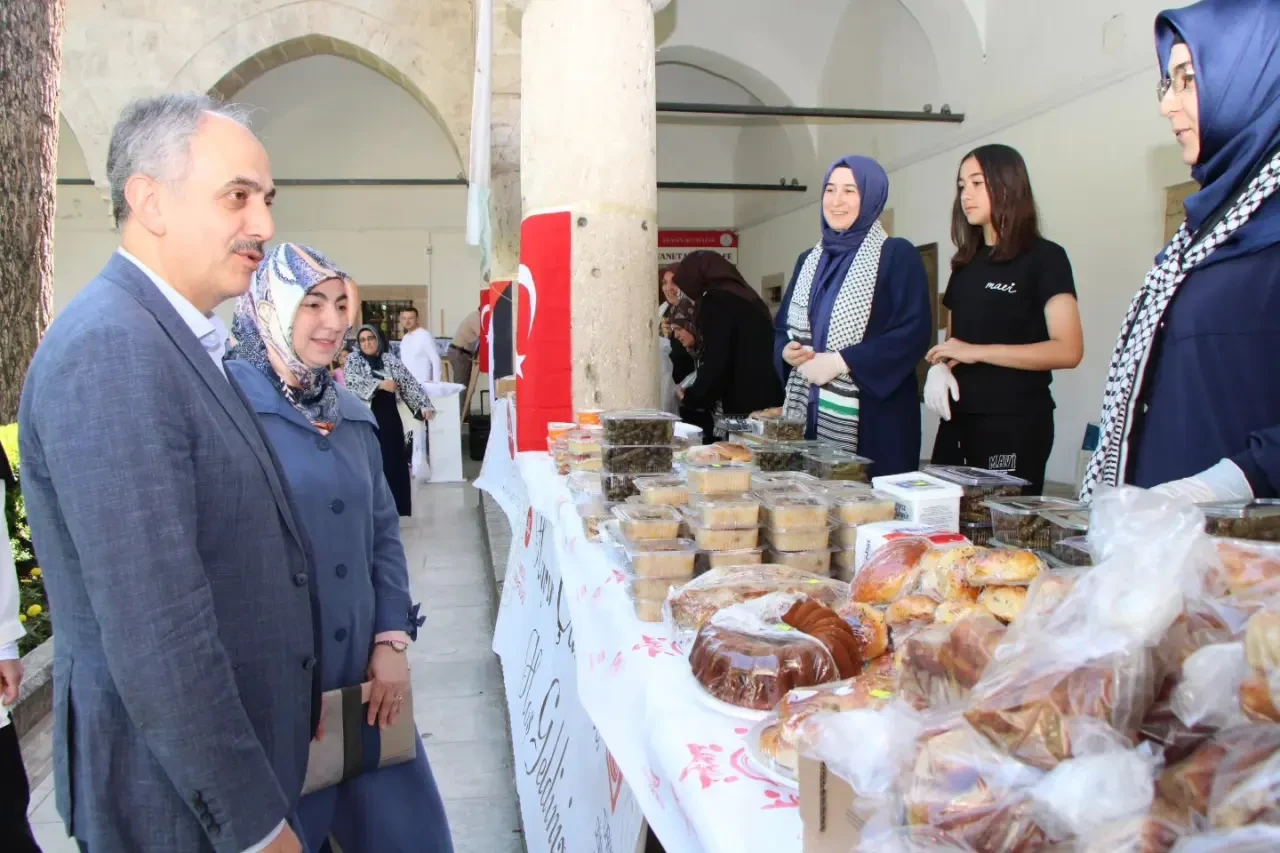 Amasya’da Filistin İçin Gönüller Seferber Oldu: Hayır Çarşısı Büyük İlgi Gördü 4