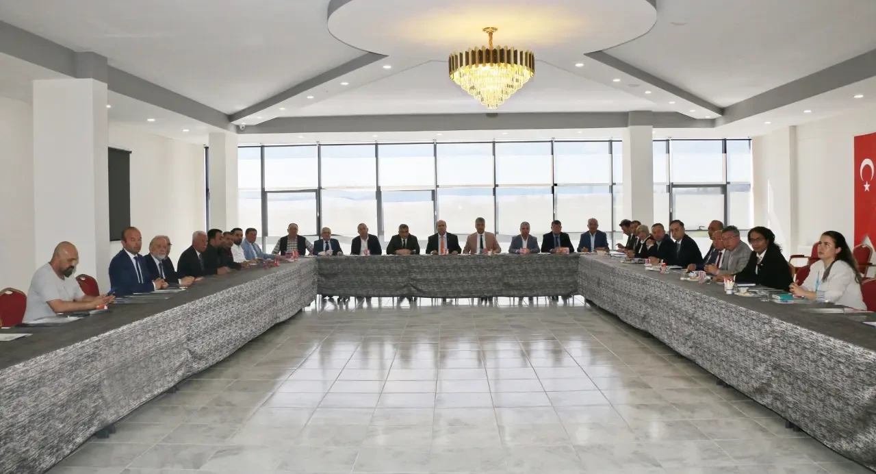Merzifon’da Mesleki Eğitim İçin Güçlü Adımlar: İşverenlerle İstişare Toplantısı Yapıldı 1