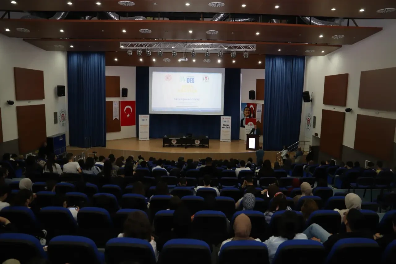 Sesin Gücüyle Yolculuk: Amasya Üniversitesi’nde Fulya Ergüneş ile İlham Veren Söyleşi 4