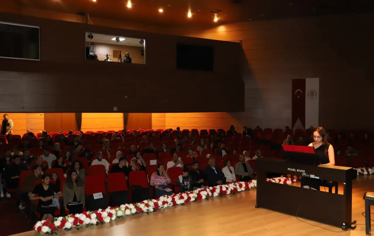 Amasya Üniversitesi’nden Müzik Ziyafeti: Genç Piyanistlerden Unutulmaz Konser 1