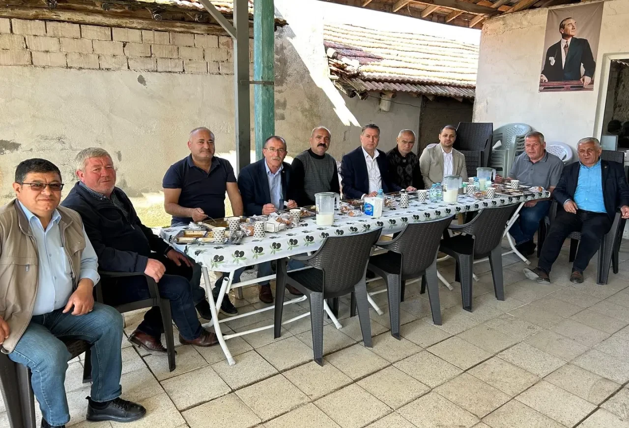 CHP’li Reşat Karagöz’den Köy Ziyaretleri: Yağmur Dualarına Katıldı, Halkla Buluştu 2