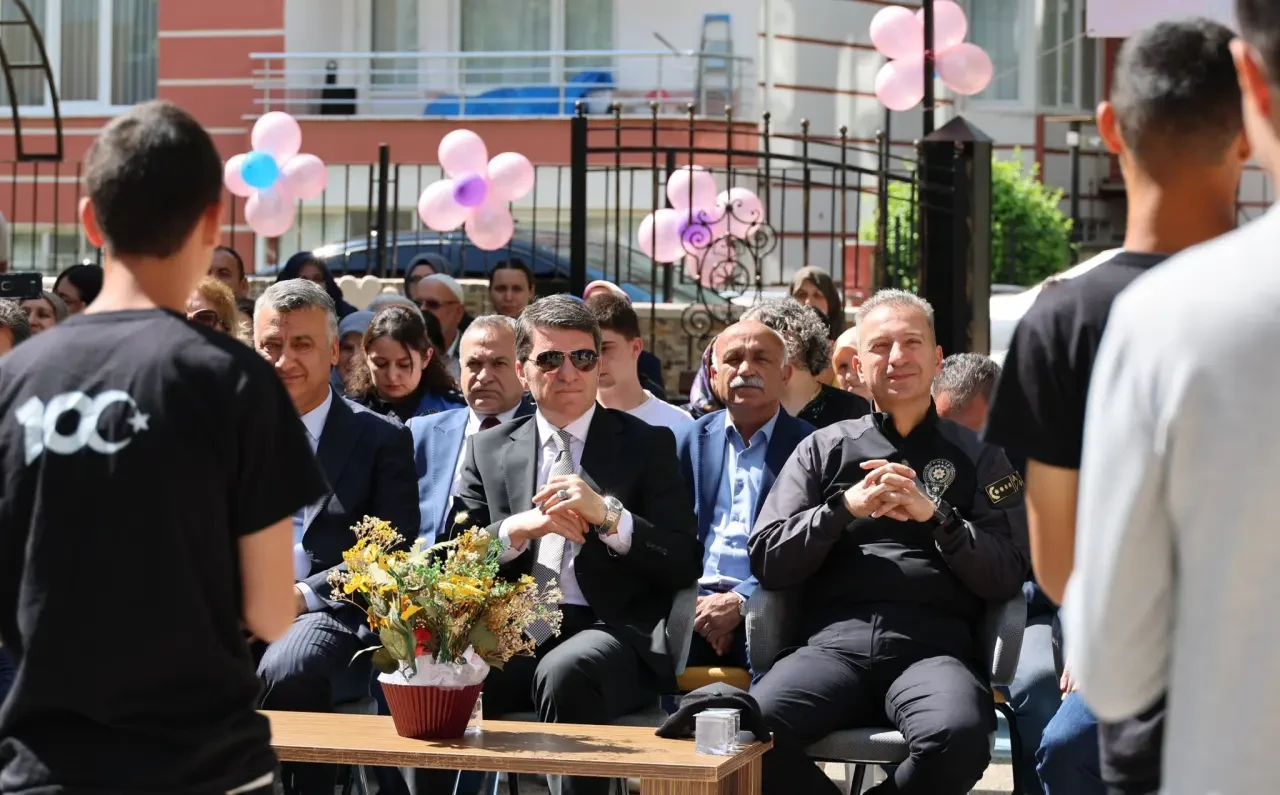 Amasya Valisi Önder Bakan, Engelliler Haftası Programında Öğrencilerle Buluştu 1
