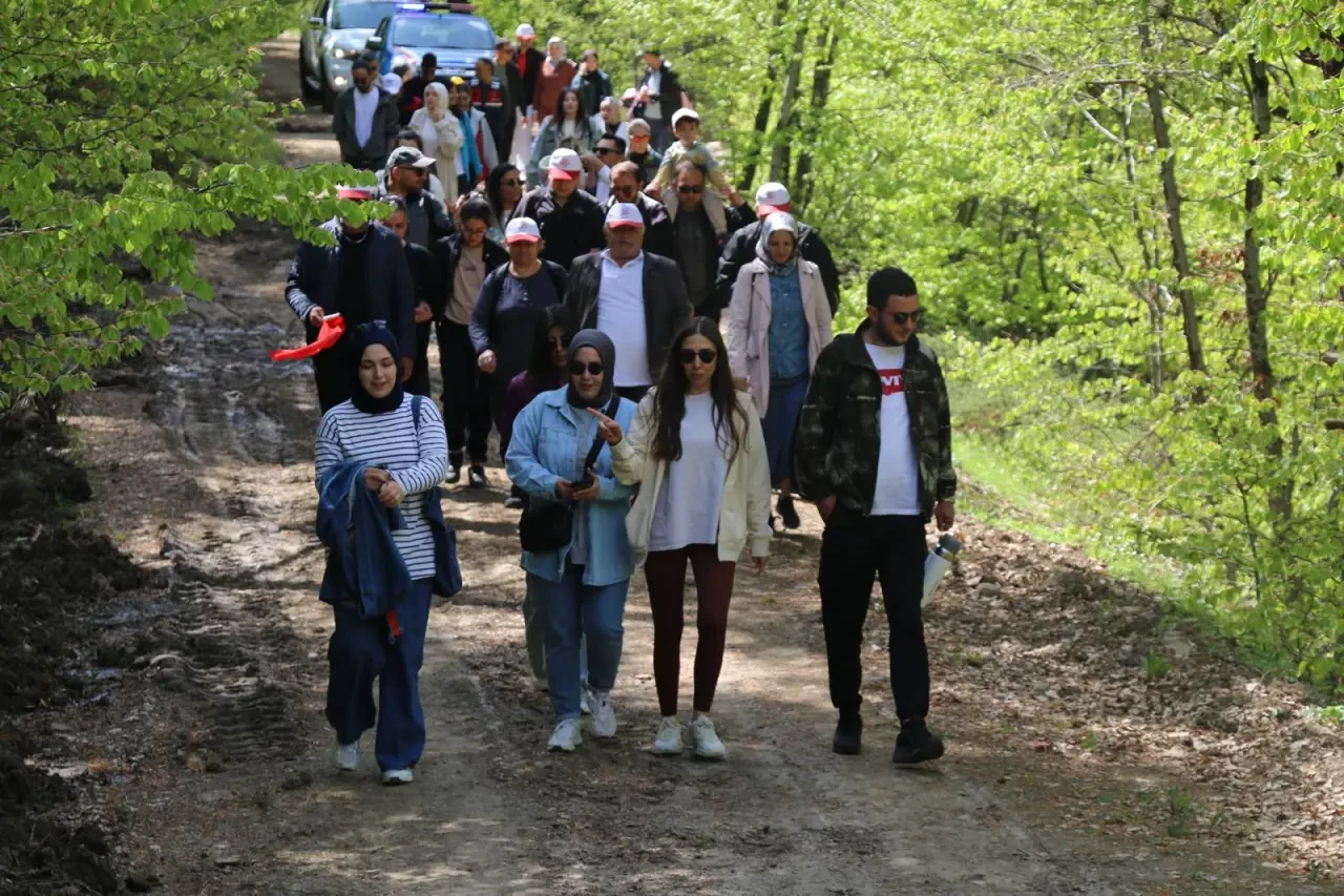 Kaymakam Karaaslan Tavşan Dağı’nda Vatandaşlarla Yürüdü 2