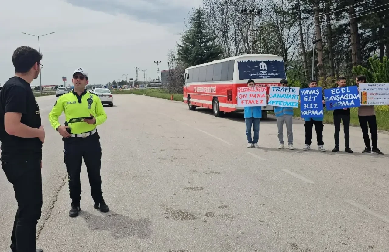Merzifon’da Gençlerden Trafik Haftası’na Anlamlı Katkı 2
