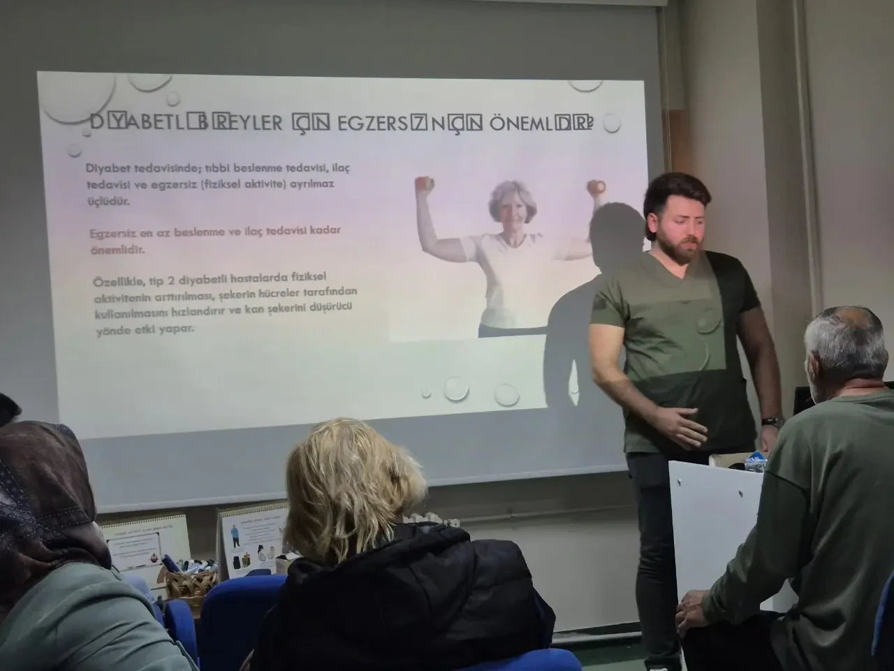 Diyabet Okulu’nda Bilinçlendiren Eğitim: Uzmanlar Katılımcılarla Buluştu 3