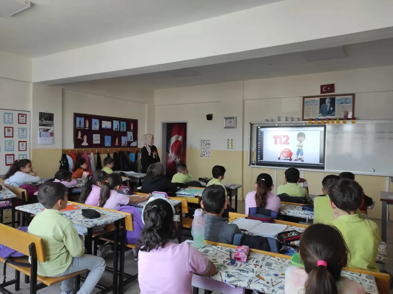 “Yaşama Yol Ver” Etkinliğiyle Miniklere 112 Acil Sağlık Eğitimi Verildi 3