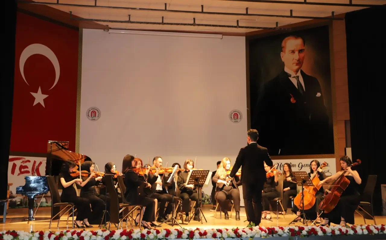 Amasya Üniversitesi’nde Çoksesli Koro ve Orkestra Konseri Düzenlendi 2
