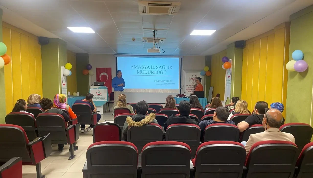 Amasya’da Sağlık Personeline “İntihar Girişimlerine Müdahale” Eğitimi Verildi 2