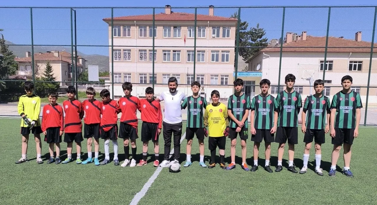 Gümüşhacıköy’de Spor Şöleni: Minik Kramponlar ve Filenin Sultanları Sahada! 4
