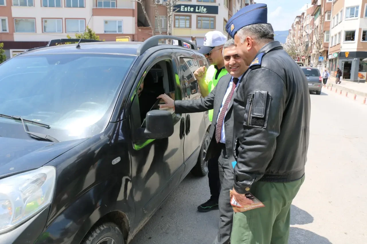 Merzifon’da Trafik Haftası Etkinliğinde Güvenlik Mesajları Verildi 1