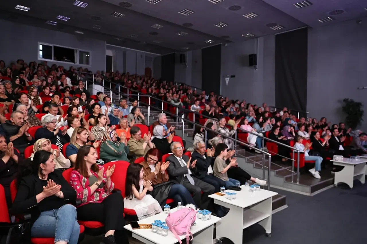 Merzifon’da Anneler Günü’ne Kadın Eli Değdi! 3