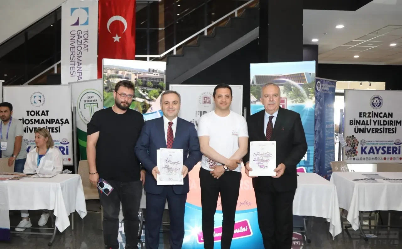 Rektör Prof. Dr. Ahmet Hakkı Turabi, AÜB Tanıtım Fuarı ve 4. Ar-Ge Proje Pazarı’nda Amasya Üniversitesi’ni Temsil Etti 3