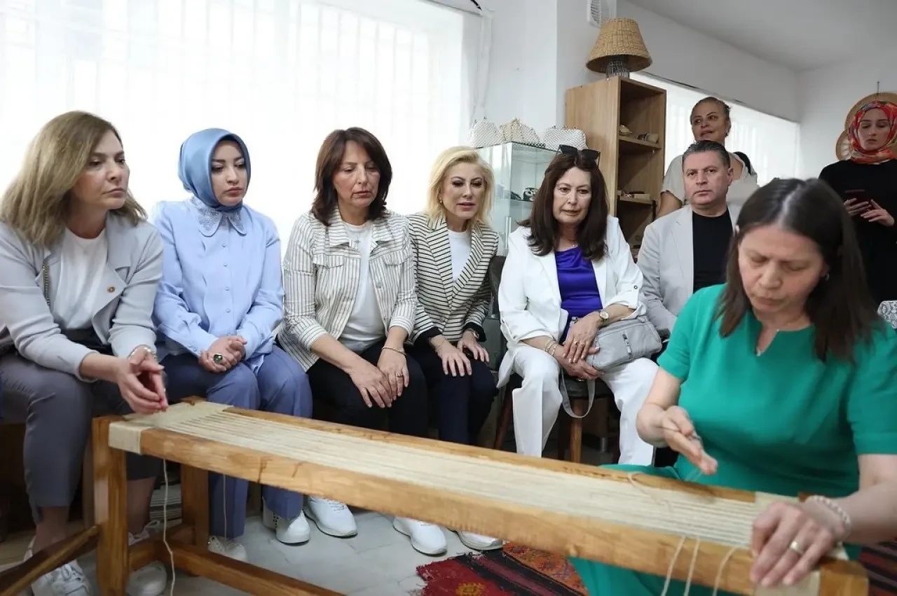 Milletvekili Reşat Karagöz'den İzmir'deki Kadın Kooperatiflerine Destek Ziyareti 4