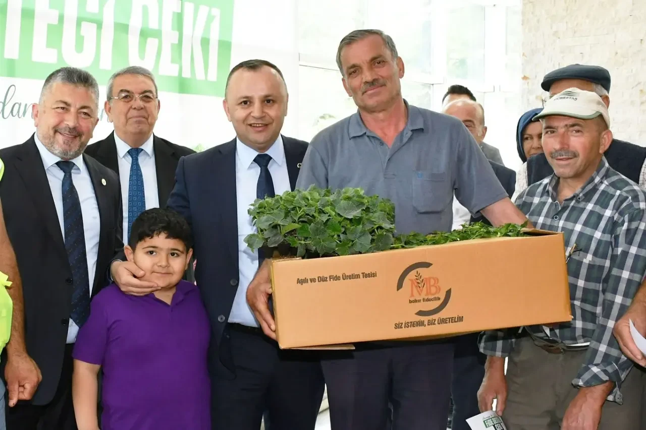 Amasya Belediyesi’nden Üreticiye Can Suyu: Fide Desteği Dağıtıldı 2