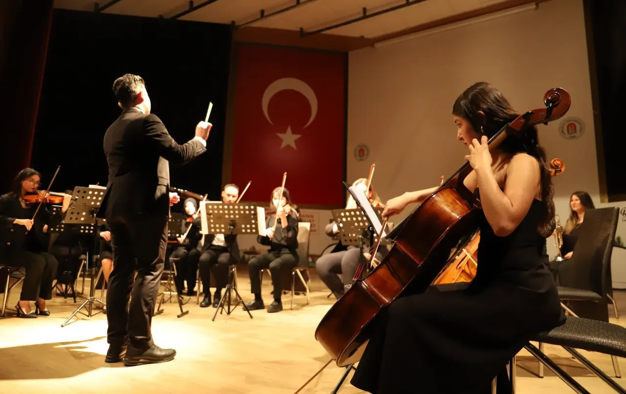 Amasya Üniversitesi’nde Çoksesli Koro ve Orkestra Konseri Düzenlendi 1