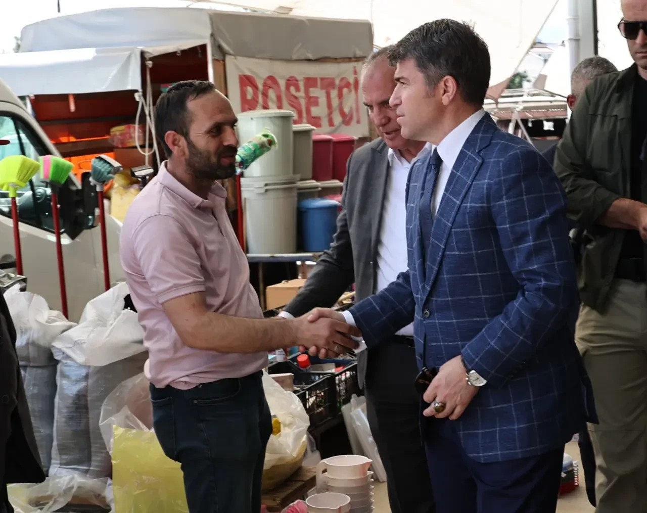 Vali Bakan Taşova Pazarı’nda Halkla Buluştu! 2