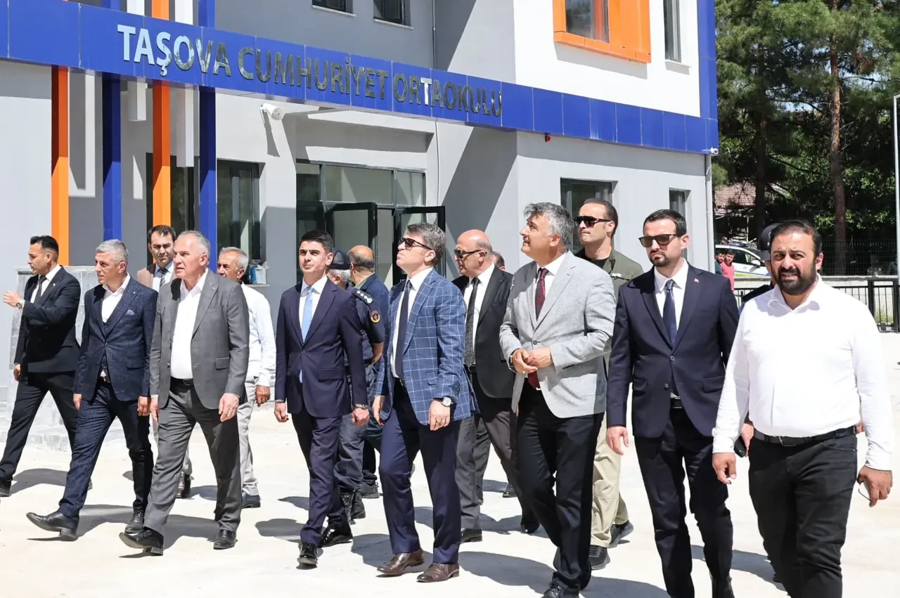 Vali Bakan’dan Taşova’da Üçlü Denetim! 1